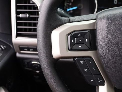 Used 2019 Ford F150 Lariat w/ Equipment Group 502A Luxury AWD/4WD image 12