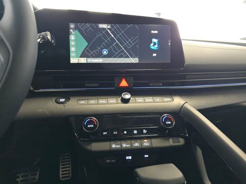 New 2025 Hyundai Elantra SEL image 19