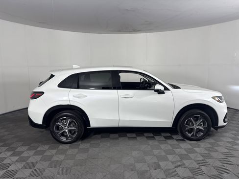 Certified 2024 Honda HR-V EX-L image 3