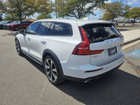 Used 2020 Volvo V60 T5 Cross Country w/ Protection Package Premier AWD/4WD image 8