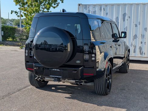 Used 2023 Land Rover Defender 110 V8 image 4