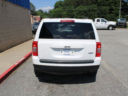 Used 2016 Jeep Patriot Latitude FWD image 5