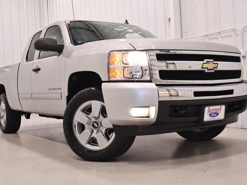 Used 2011 Chevrolet Silverado 1500 LT w/ All-Star Edition AWD/4WD image 29