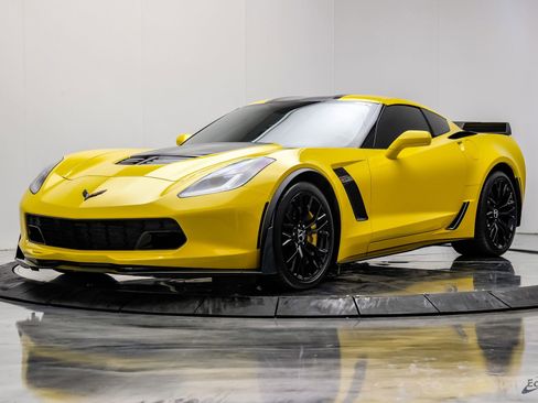 Used 2015 Chevrolet Corvette Z06 w/ 3LZ Preferred Equipment Group RWD image 7