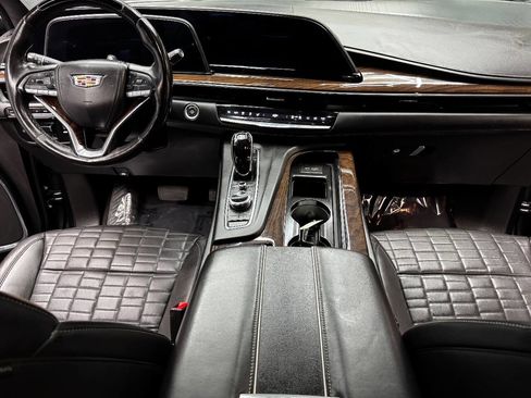 Used 2022 Cadillac Escalade Sport Platinum w/ Heavy-Duty Trailer Package image 38