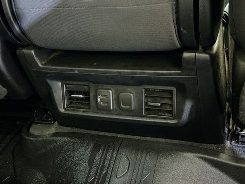 Used 2021 GMC Sierra 1500 Elevation image 16