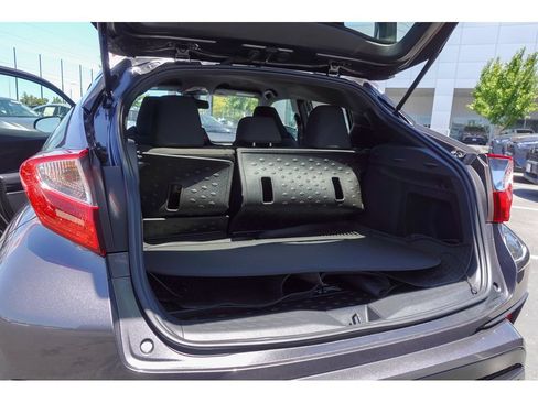 Used 2019 Toyota C-HR XLE FWD image 25