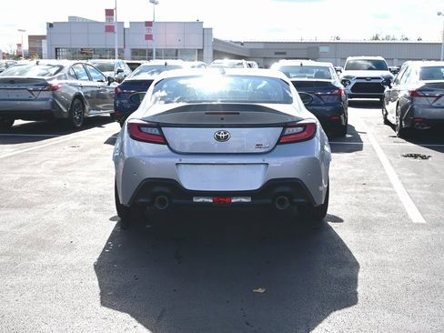 New 2025 Toyota GR86 Premium image 6