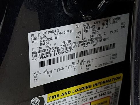 Certified 2024 Ford Expedition XLT RWD image 23