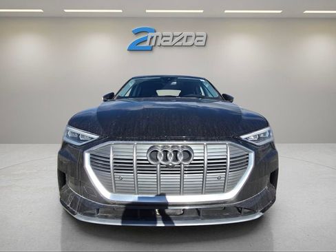 Used 2020 Audi e-tron Premium Plus image 8
