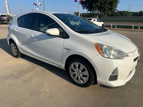 Used 2013 Toyota Prius C One FWD image 13
