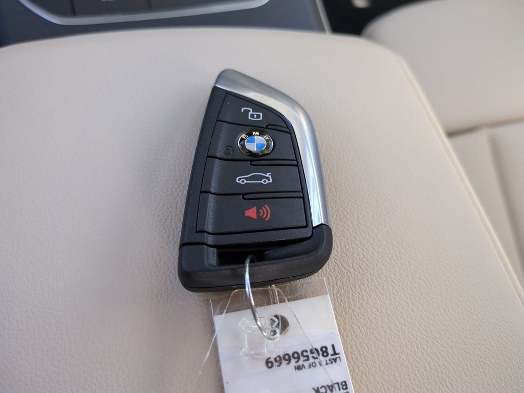 New 2026 BMW 330i Sedan w/ Convenience Package RWD image 29
