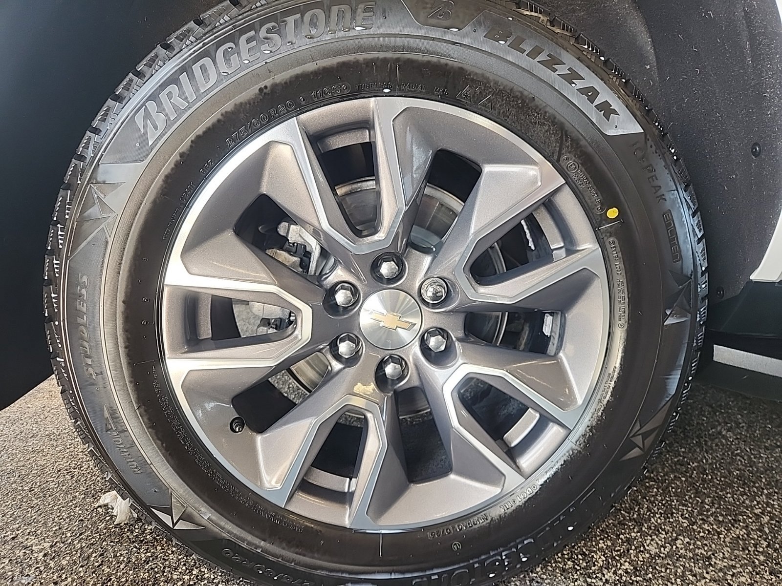 Used 2024 Chevrolet Tahoe LT w/ LT Signature Package AWD/4WD image 3