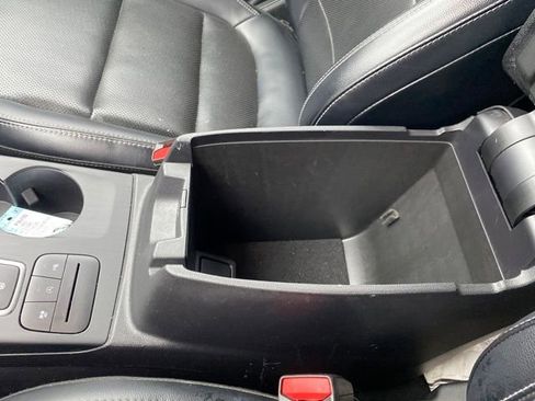 Used 2022 Ford Escape Titanium image 14