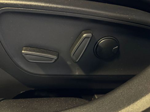 Used 2025 Ford Escape ST-Line image 23