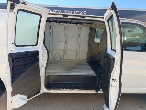 Used 2016 GMC Savana 2500 Extended image 24