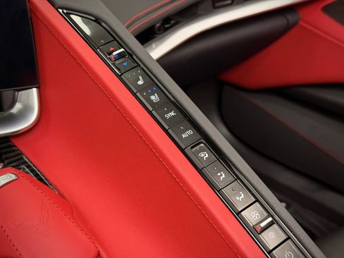Used 2022 Chevrolet Corvette Stingray Preferred Conv w/ Z51 Performance Package RWD image 41