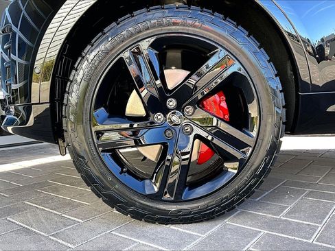 New 2026 Land Rover Discovery Limited Edition image 12