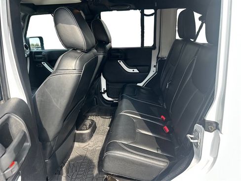 Used 2014 Jeep Wrangler Unlimited Sahara w/ Dual Top Group AWD/4WD image 11
