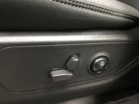 Used 2021 RAM 1500 Big Horn image 8