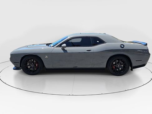 Used 2018 Dodge Challenger R/T Scat Pack w/ Dynamics Package RWD image 8