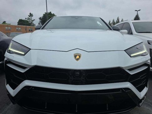 Used 2022 Lamborghini Urus AWD/4WD image 14