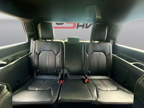 Used 2023 Ford Expedition Platinum RWD image 29