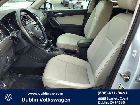 Used 2018 Volkswagen Tiguan SEL image 18