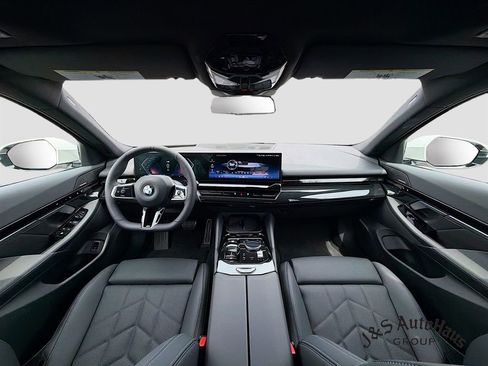 Used 2026 BMW 530i xDrive w/ M Sport Package AWD/4WD image 28