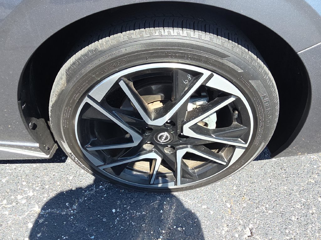 Used 2024 Nissan Sentra SR w/ SR Premium Package FWD image 10