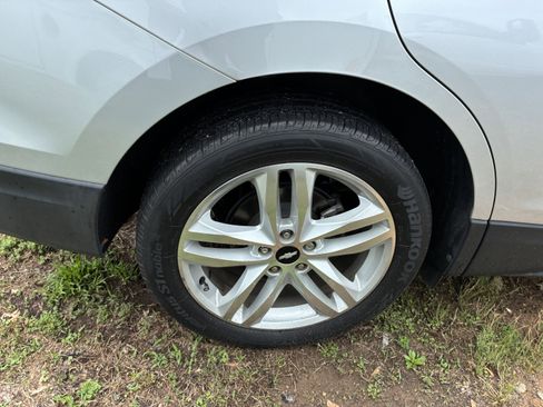 Used 2019 Chevrolet Equinox Premier FWD image 9