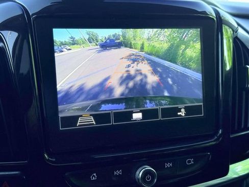 Used 2020 Chevrolet Traverse LT FWD image 28