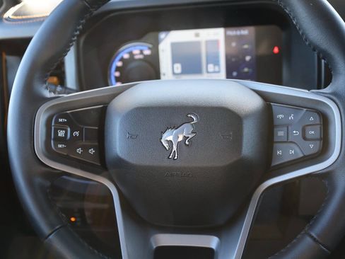 Used 2024 Ford Bronco Badlands image 18