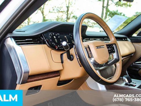 Used 2024 Land Rover Range Rover Long Wheelbase Autobiography image 35
