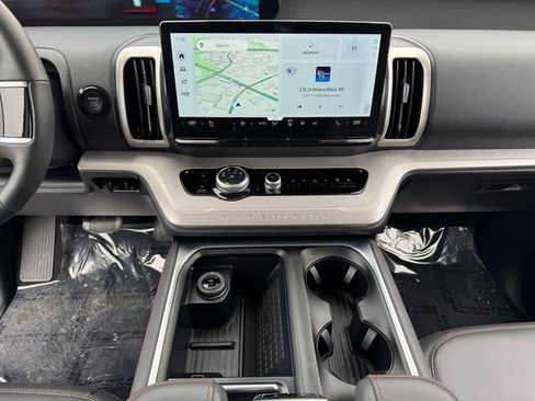 Certified 2025 Ford Expedition Max Active image 27