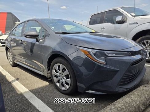 Used 2025 Toyota Corolla LE FWD image 7