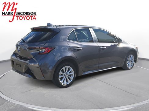 Used 2025 Toyota Corolla SE image 9