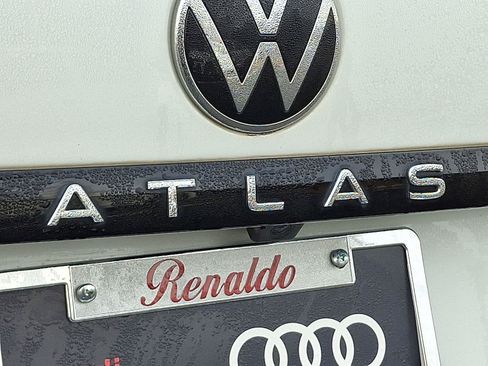Used 2022 Volkswagen Atlas SEL R-Line image 32