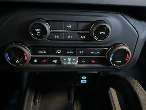 New 2025 Ford Bronco Badlands w/ Sasquatch Package image 18