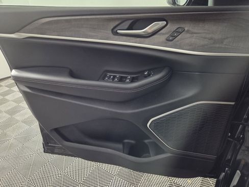 New 2026 Jeep Grand Cherokee L Limited RWD image 15