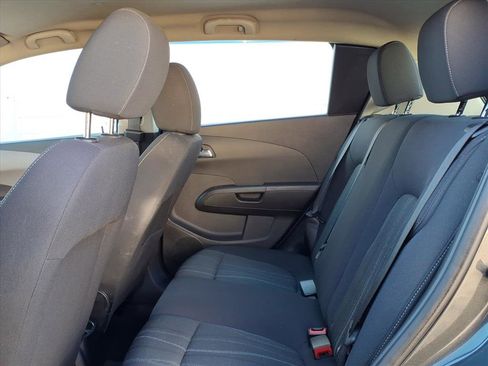 Used 2014 Chevrolet Sonic LT image 10