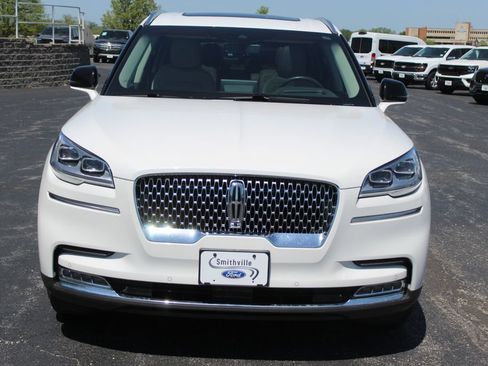 Used 2023 Lincoln Aviator Reserve w/ Equipment Group 201A AWD/4WD image 11