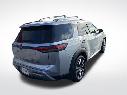 Used 2024 Nissan Pathfinder Platinum w/ Cargo Package image 5