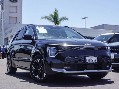 Certified 2023 Kia Niro Wave FWD image 2