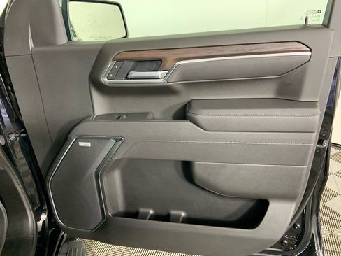Used 2026 GMC Sierra 1500 SLT image 15