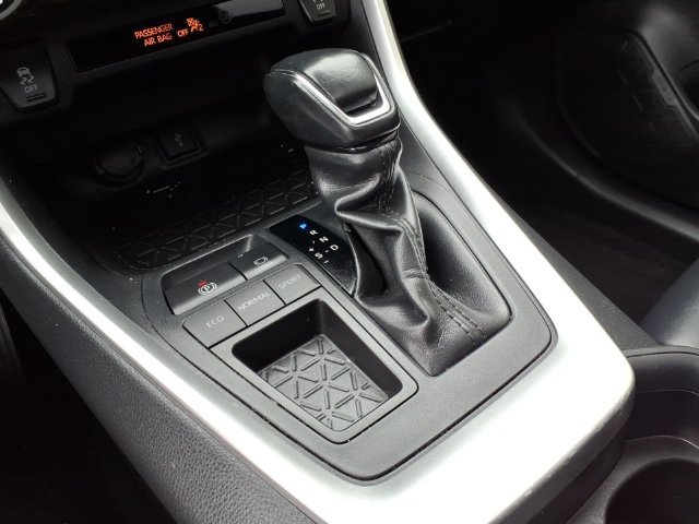 Certified 2020 Toyota RAV4 XLE Premium FWD image 16