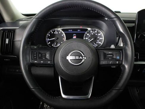 Certified 2022 Nissan Pathfinder SL FWD image 9