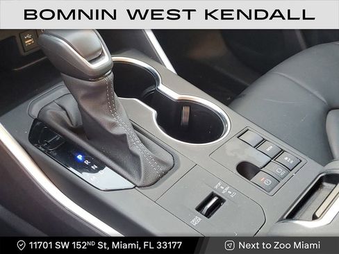 Used 2024 Toyota Highlander LE image 29