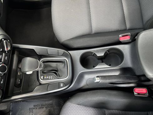 Used 2025 Kia Soul LX w/ LX Technology Package FWD image 38