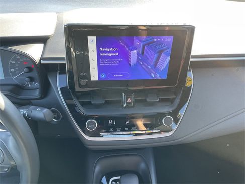 Used 2023 Toyota Corolla SE w/ SE Premium Package image 18